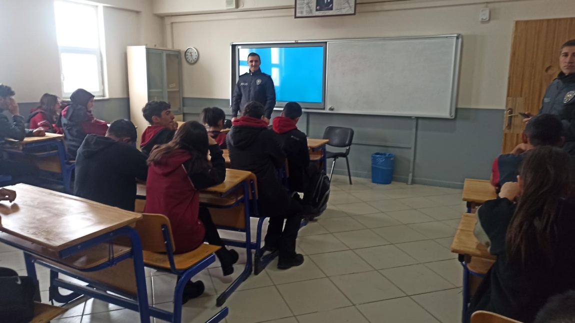 Mesleki Rehberlik Kapsamında Kariyer Buluşmaları Gerçekleştirildi